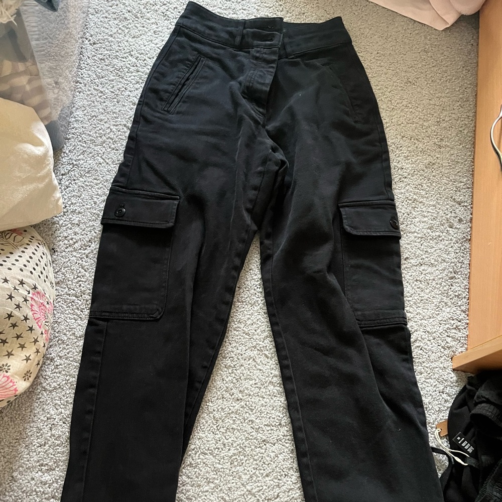 Aritzia cargos